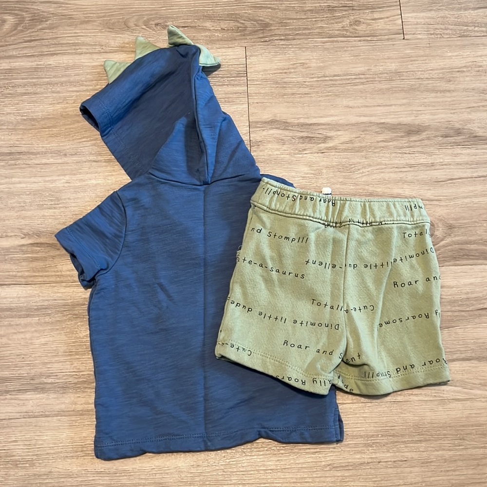 Carters Outfit - Picture 4 of 4